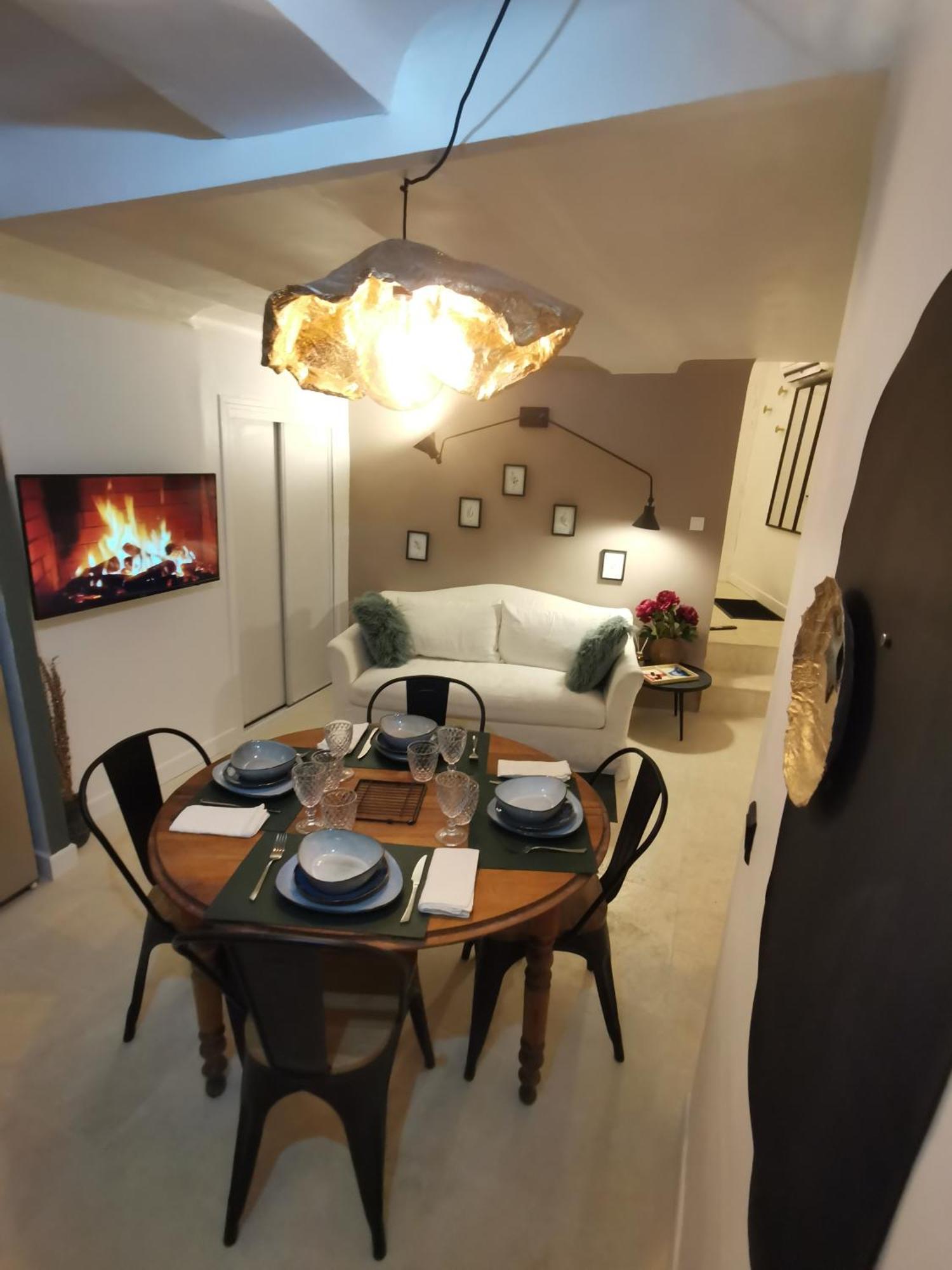 Apartment Centre Historique Aix En Provence, Place Ramus *